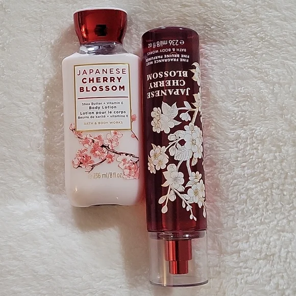 BATH & BODY WORKS JAPANESE CHERRY BLOSSOM MIST 🌸 &  BODY LOTION - Picture 3 of 4